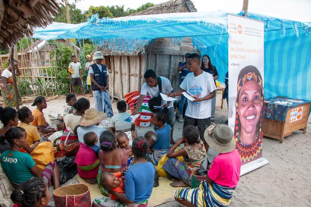 Séance de sensibilisation par les IS dans le Fokontany SARINA II, à Nosy Varika