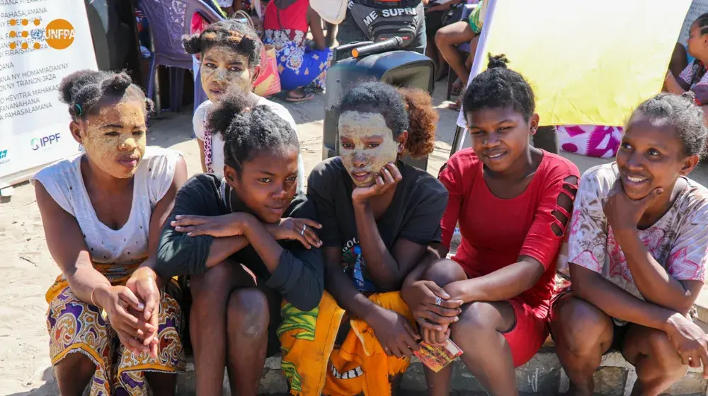 À Madagascar, UNFPA à travers les maisons des jeunes facilite l’accès des adolescents aux informations et services de planification familiale 